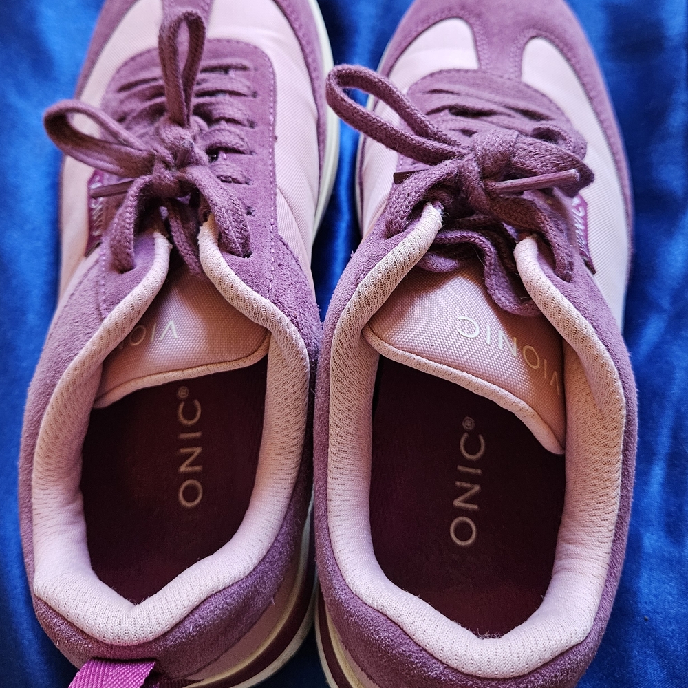Cute & Supportive Pink Vionic - Picture 4 of 4